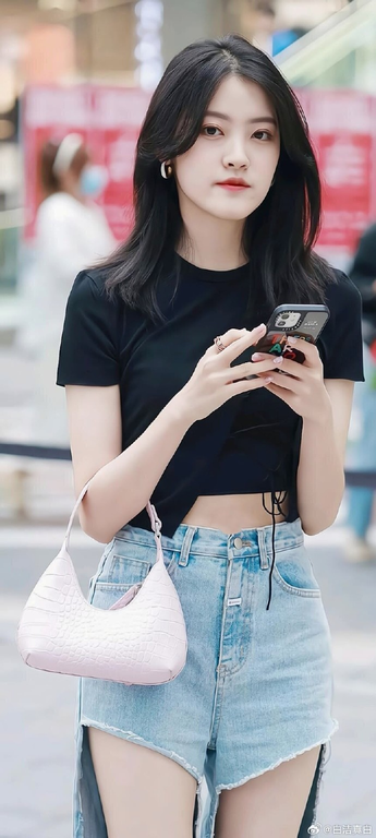 超碰女热门内容推荐